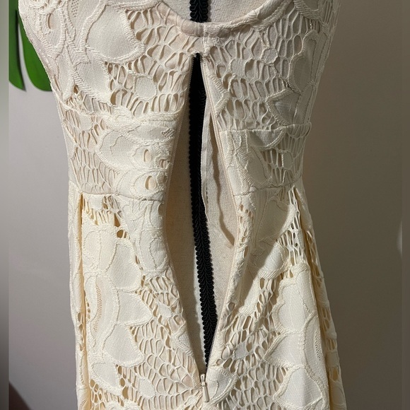 Free People Take the Town Lace Mini Dress Sz. 2 in Ivory - Picture 10 of 12